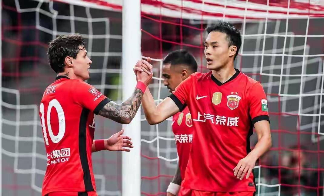 包含加时末段体能课后，上海海港回应争议备战NBA总决赛，态度坚定，更衣室氛围转暖的词条