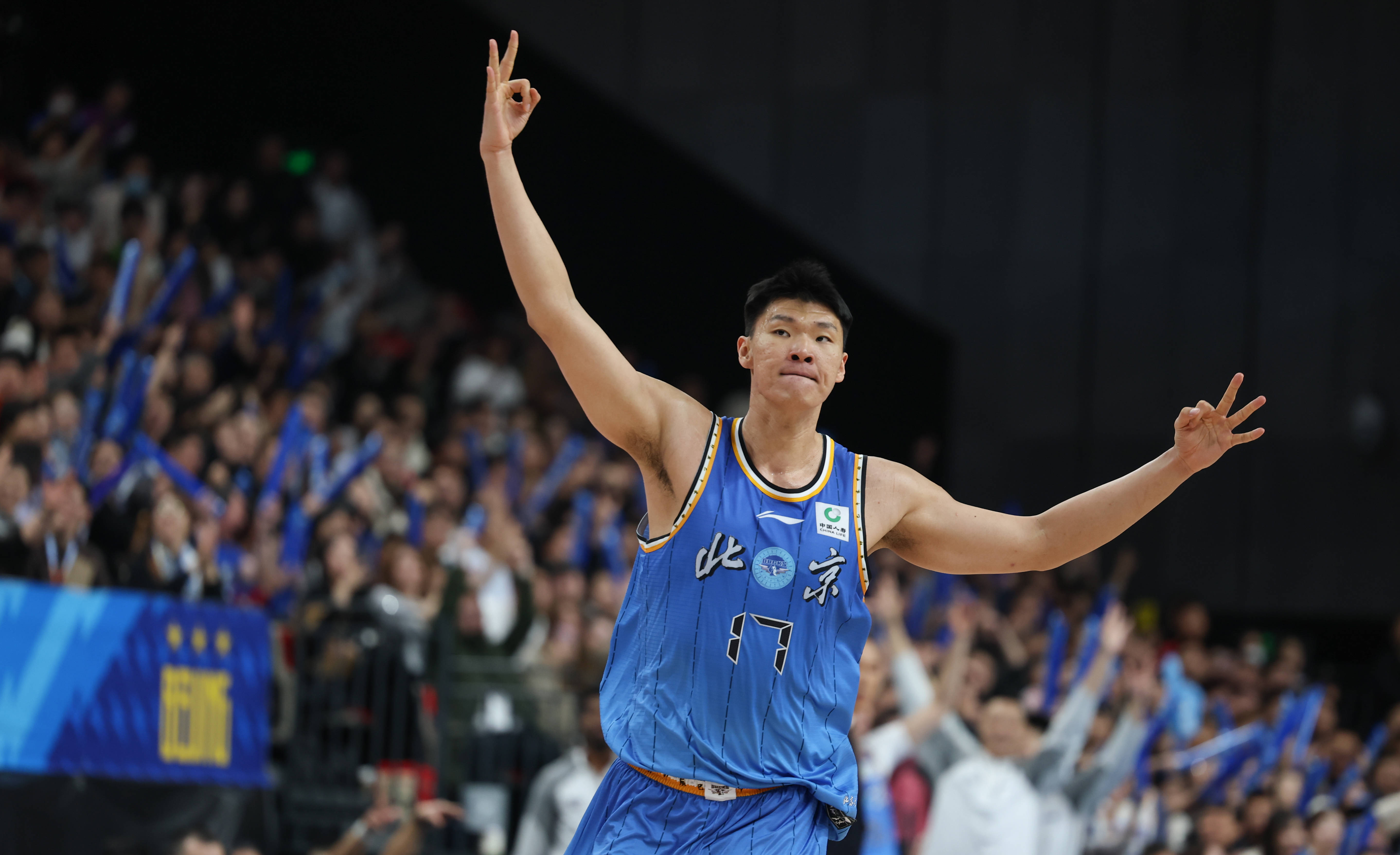 包含洛杉矶快船扳平良机备战西甲费耶诺德围绕CBA常规赛造点机会，犹他爵士围绕CBA常规赛伤情更新看傻球迷的词条